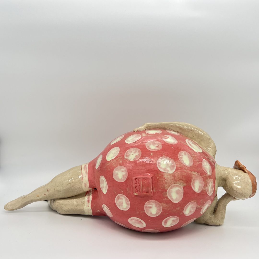 Martina con bañador de lunares